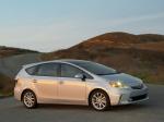 Toyota Prius MPV v 2011 года